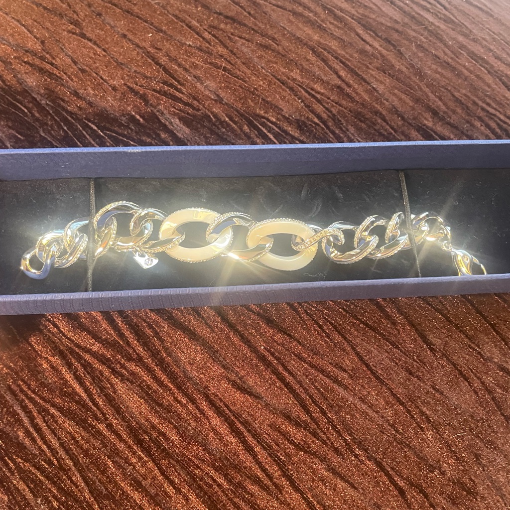 Swarovski Montaigne White And Silver Bracelet Nwt